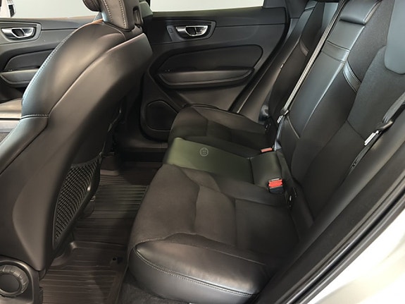 Volvo XC60 9 of 15