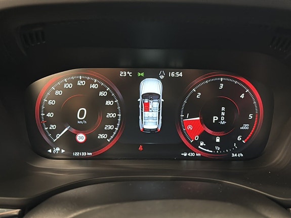Volvo XC60 10 of 15