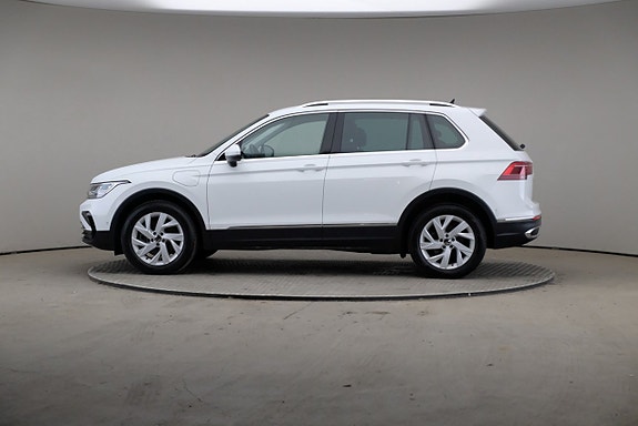 Volkswagen Tiguan 4 of 5