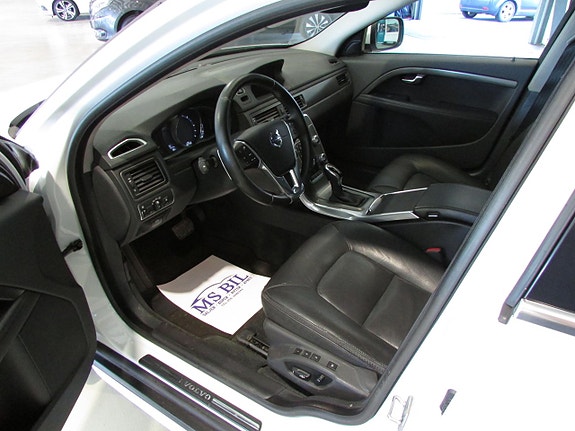 Volvo XC70 9 of 20