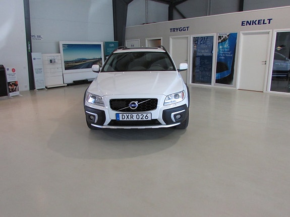 Volvo XC70 2 of 5