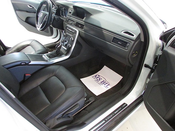 Volvo XC70 10 of 20