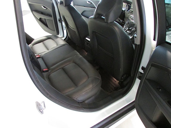 Volvo XC70 11 of 20