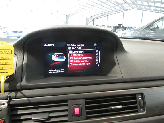 Volvo XC70 16 of 20