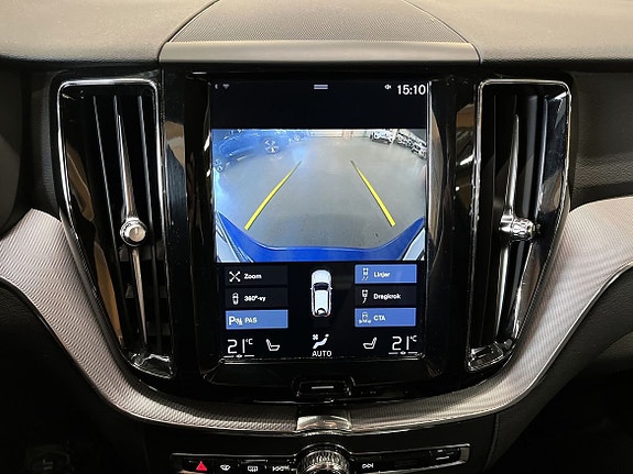 Volvo XC60 16 of 17