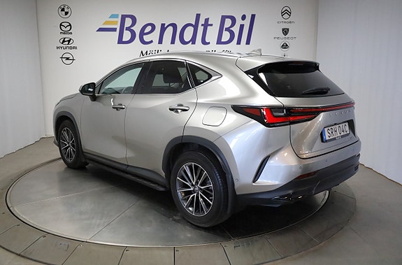 Lexus NX450h+ 7 of 24