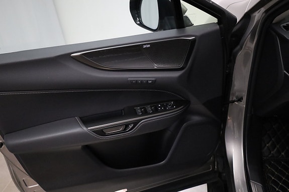 Lexus NX450h+ 10 of 24