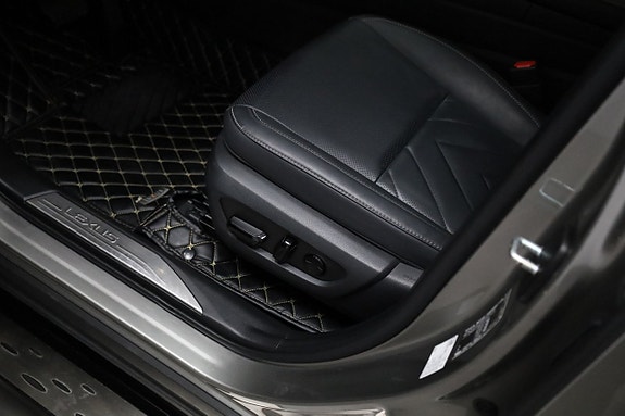 Lexus NX450h+ 11 of 24