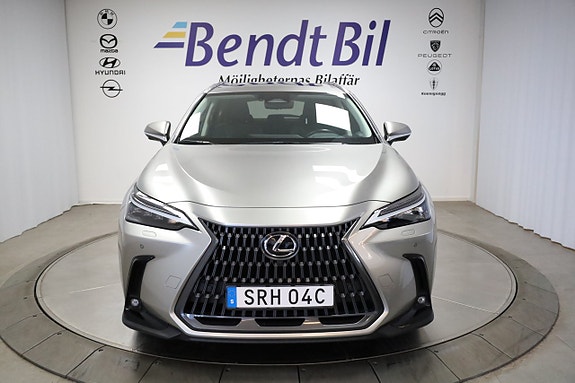 Lexus NX450h+ 2 of 24