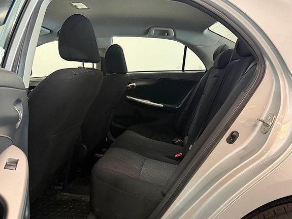 Toyota Corolla 17 of 26