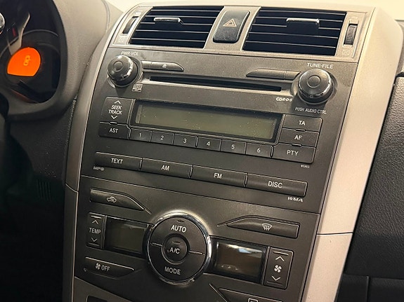 Toyota Corolla 13 of 26