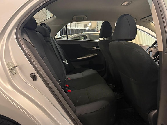 Toyota Corolla 18 of 26