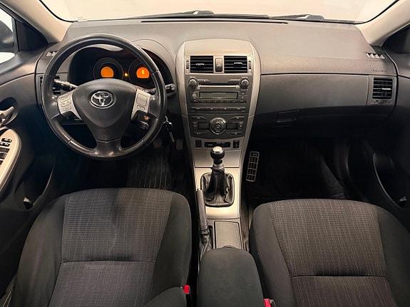 Toyota Corolla 11 of 26