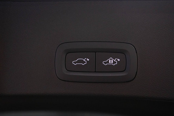 Volvo XC40 18 of 25