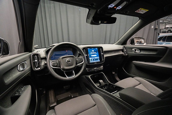 Volvo XC40 11 of 25