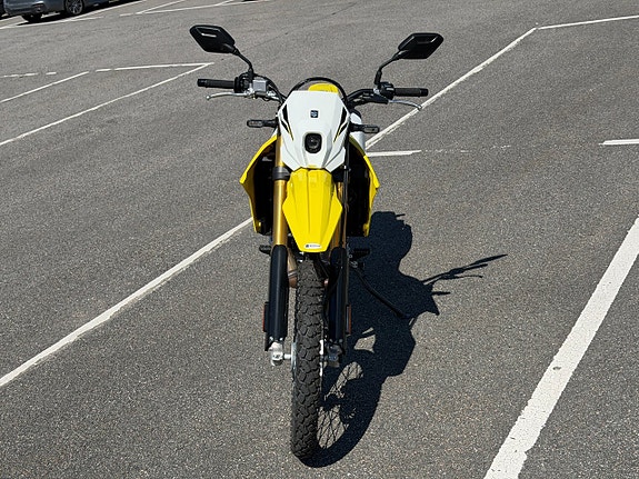 Suzuki DR-Z4S - 2026 *DEMO* 8 of 9