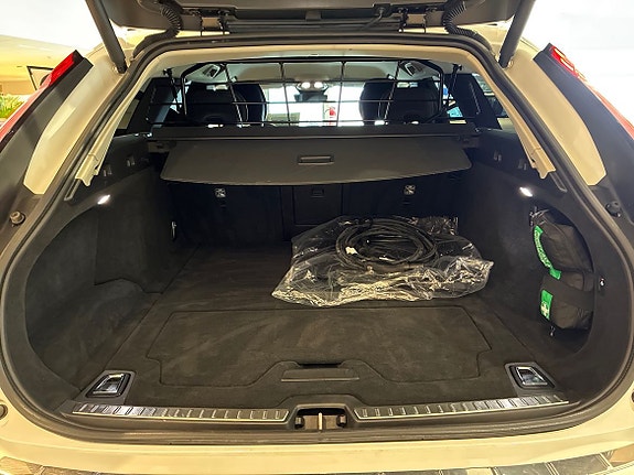 Volvo V90 13 of 16