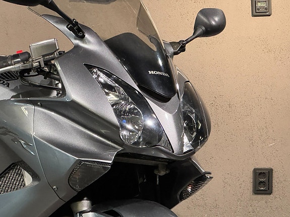 Honda VFR800 ABS 7 of 9
