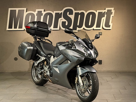 Honda VFR800 ABS 6 of 9