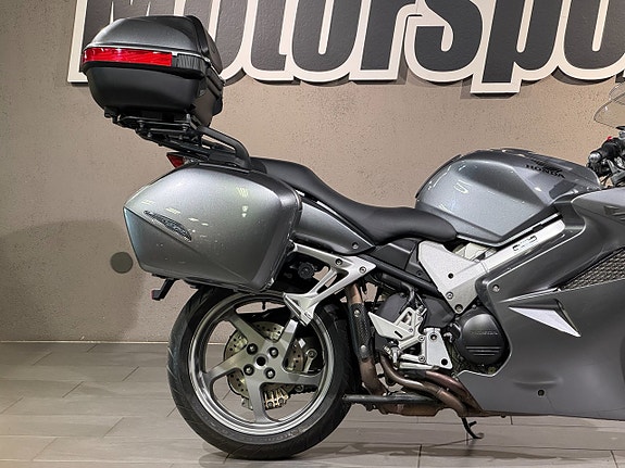 Honda VFR800 ABS 4 of 9