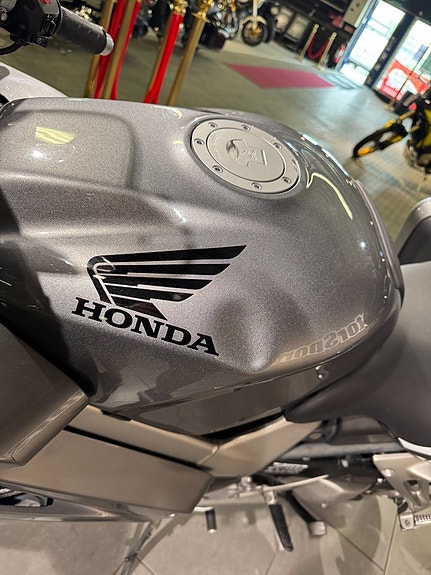Honda VFR800 ABS 8 of 9