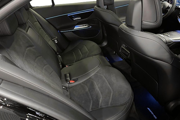 Mercedes-Benz E300 10 of 18