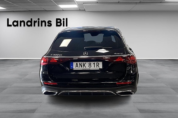 Mercedes-Benz E300 de 5 of 11