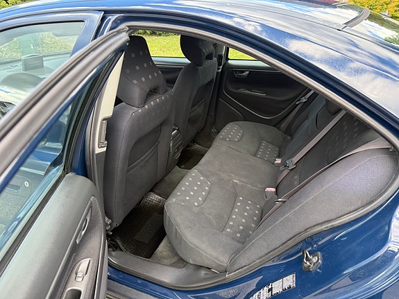 Volvo S60 5 of 6