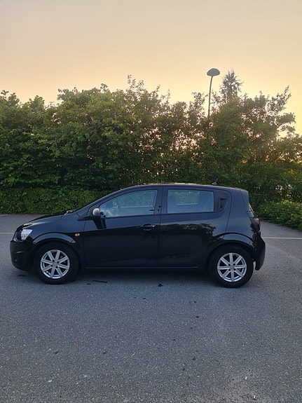 Chevrolet Aveo 3 of 5