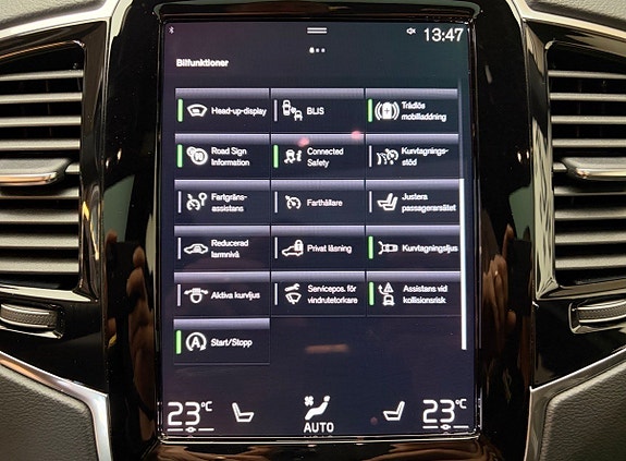 Volvo XC90 10 of 16
