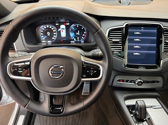 Volvo XC90 9 of 16