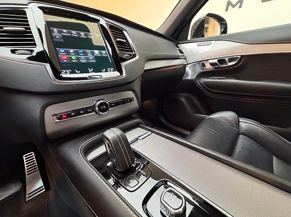 Volvo XC90 14 of 16