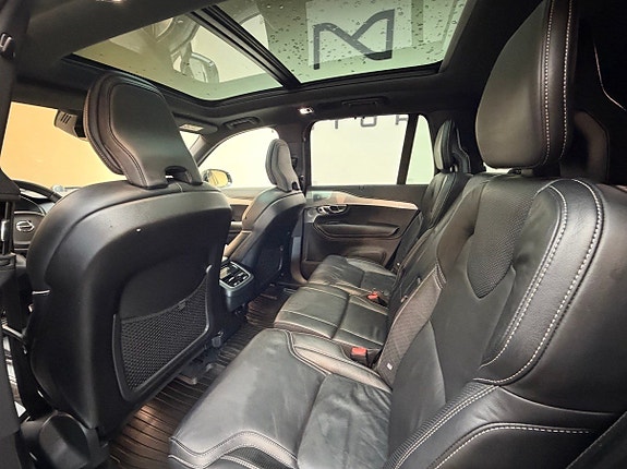 Volvo XC90 15 of 16