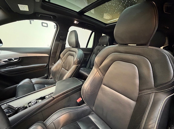 Volvo XC90 7 of 16