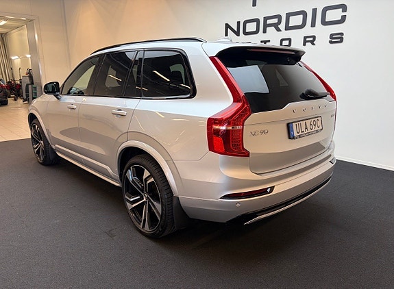 Volvo XC90 3 of 5
