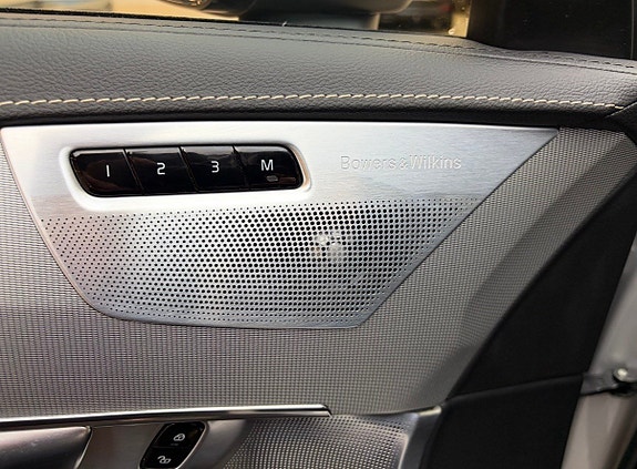Volvo XC90 6 of 16