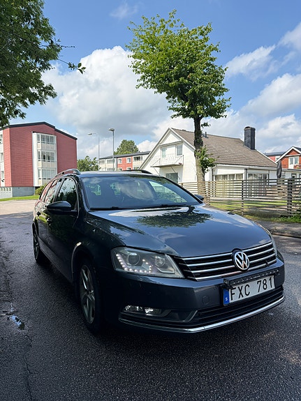 Volkswagen Passat 2 of 5