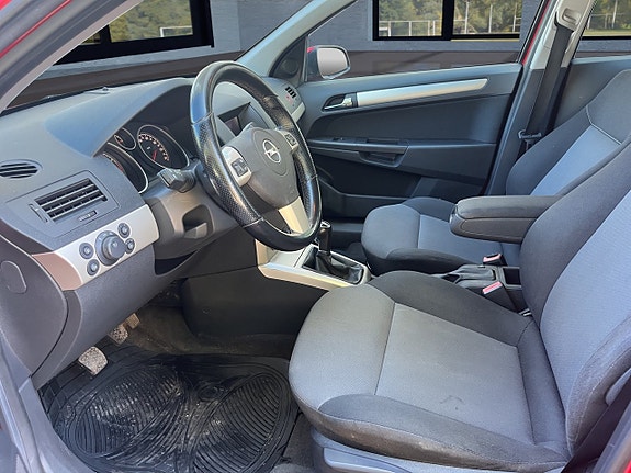 Opel Astra 9 of 17
