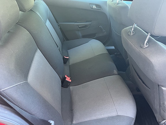 Opel Astra 13 of 17
