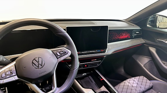 Volkswagen Passat 9 of 12