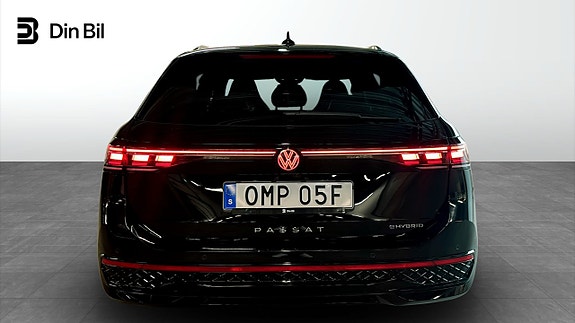 Volkswagen Passat 5 of 12