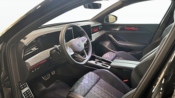 Volkswagen Passat 7 of 12