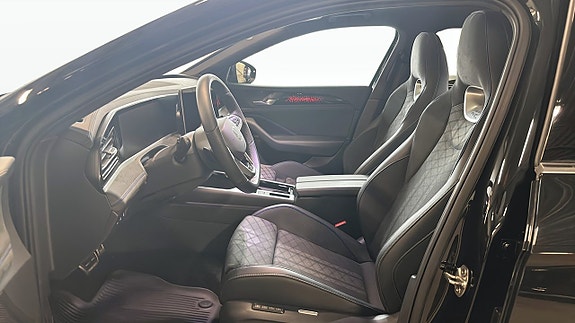 Volkswagen Passat 8 of 12