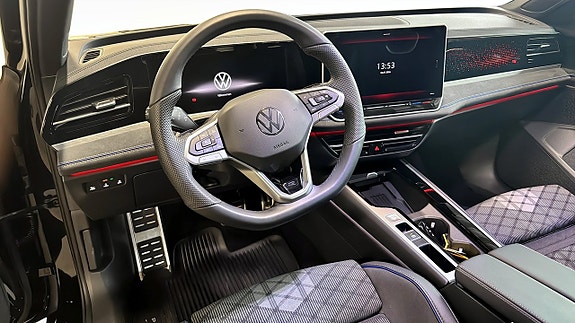 Volkswagen Passat 10 of 12
