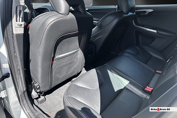 Volvo XC60 12 of 17