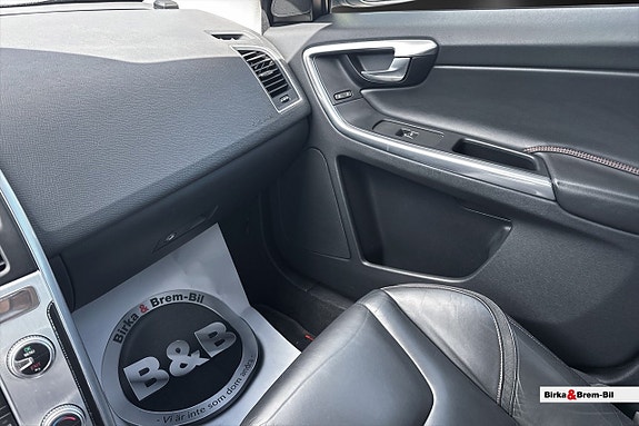 Volvo XC60 17 of 17