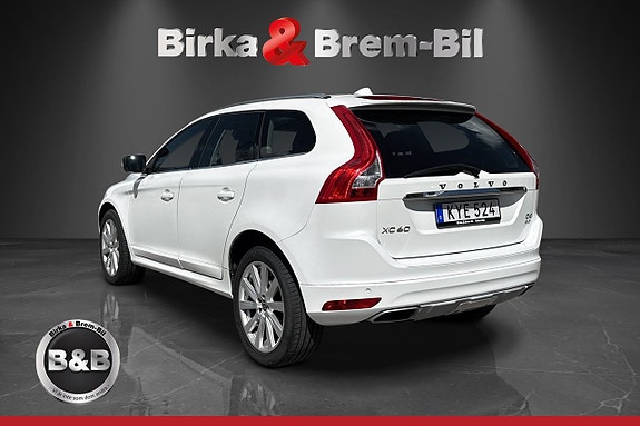 Volvo XC60 10 of 17