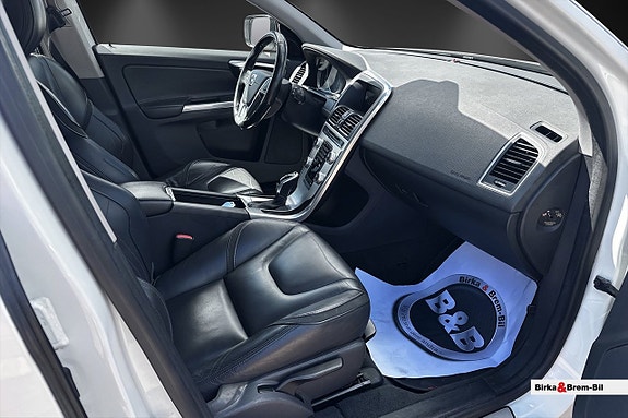 Volvo XC60 14 of 17