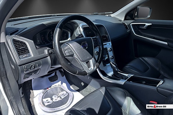 Volvo XC60 13 of 17