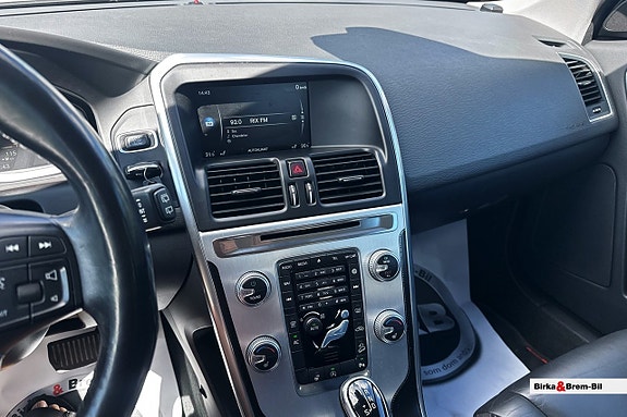 Volvo XC60 16 of 17